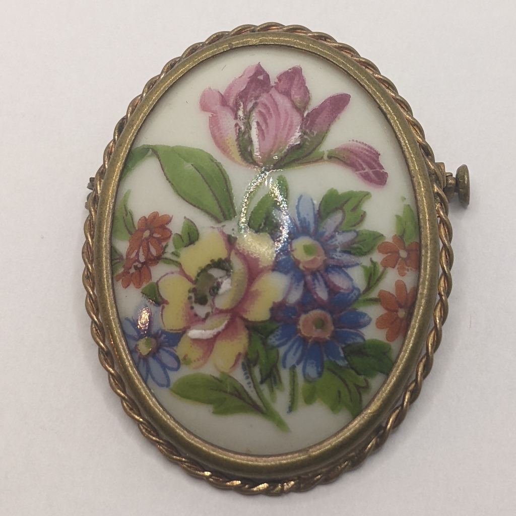 Limoges Porcelain Brooch 60$
